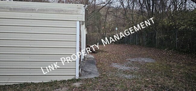 Building Photo - 2310 N Chamberlain Ave