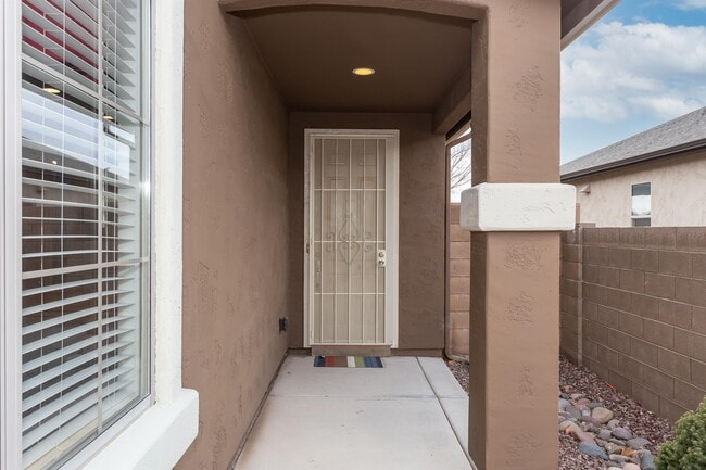 Building Photo - 1531 Essex Way