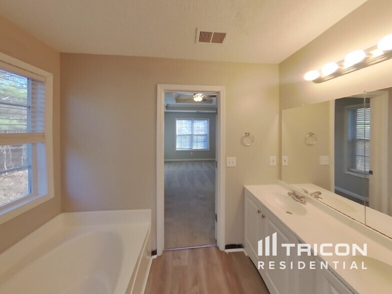 Building Photo - 4134 Northwind Dr