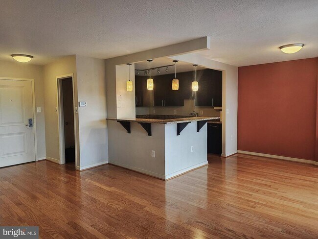 Building Photo - 7333 New Hampshire Ave