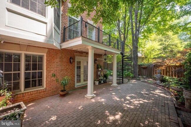 Building Photo - 2026 Mayfair McLean Ct