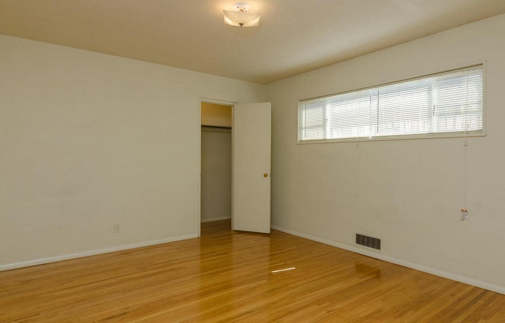 Building Photo - 3600 Calle del Sol NE