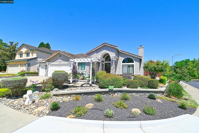 Building Photo - 800 Beaver Creek Ct