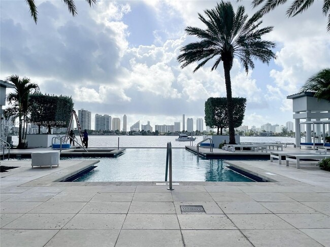 Building Photo - 17301 Biscayne Blvd