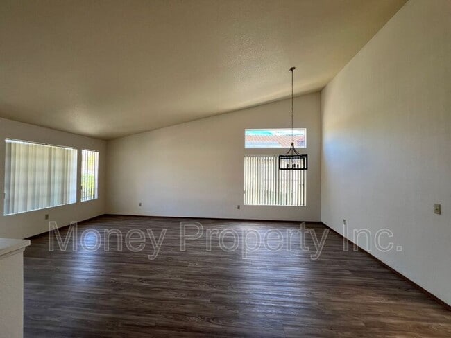 Building Photo - 1766 Bristol Ct