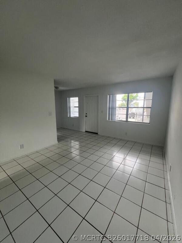 Building Photo - 371 Sunshine Dr
