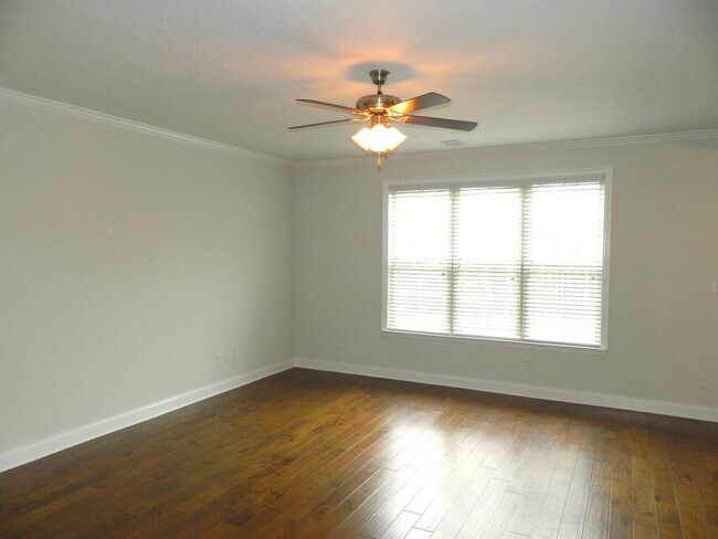 Building Photo - 5564 Connor Dr