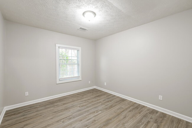 Building Photo - 4392 Hardwood Cir SW