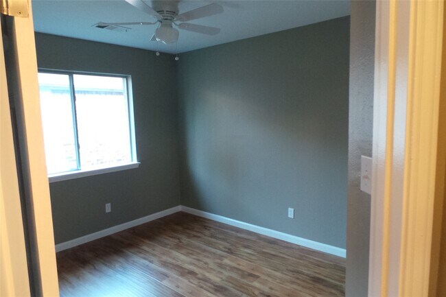 Building Photo - 4918 Sterling Crossing