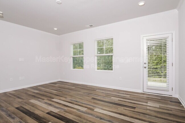 Building Photo - 2061 Caen St