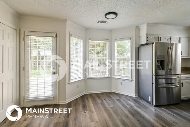 Building Photo - 9406 Slezenger Ln