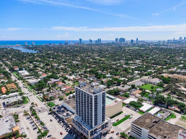 Building Photo - 1720 Harrison St