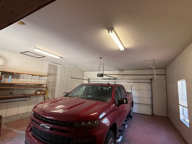 Building Photo - Green House