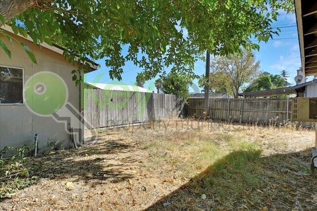Building Photo - 1127 Rood Ave