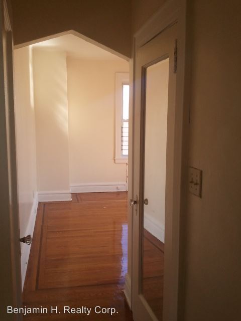 Building Photo - 466 Highland Ave