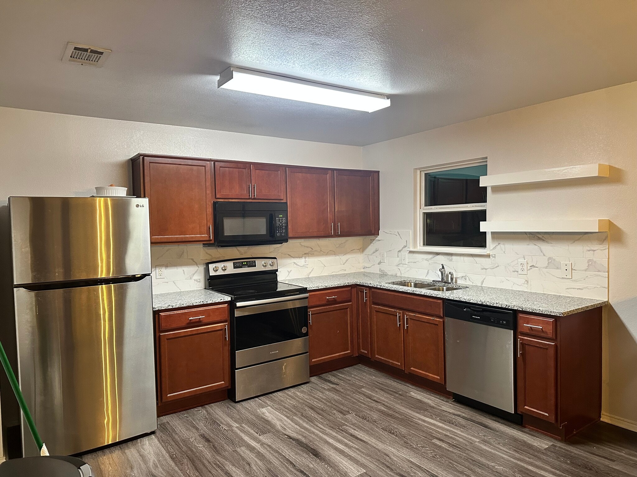 Building Photo - 1308 Devine Drive