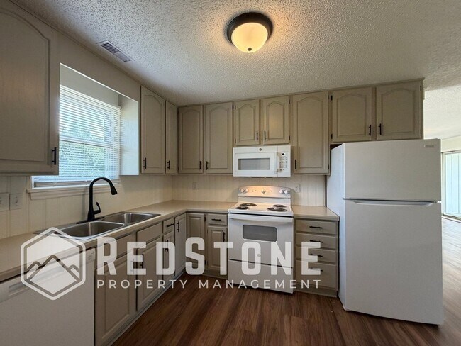 Building Photo - 3138 Whitesell Dr