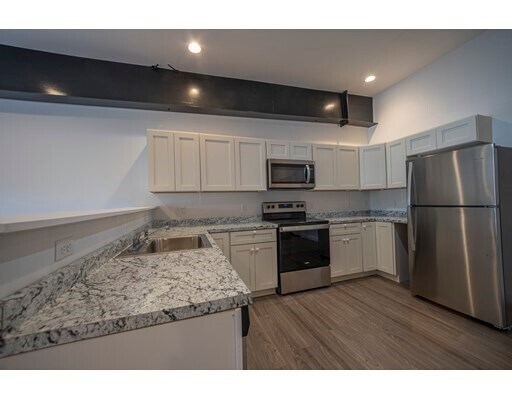 Building Photo - 2 S Grove St