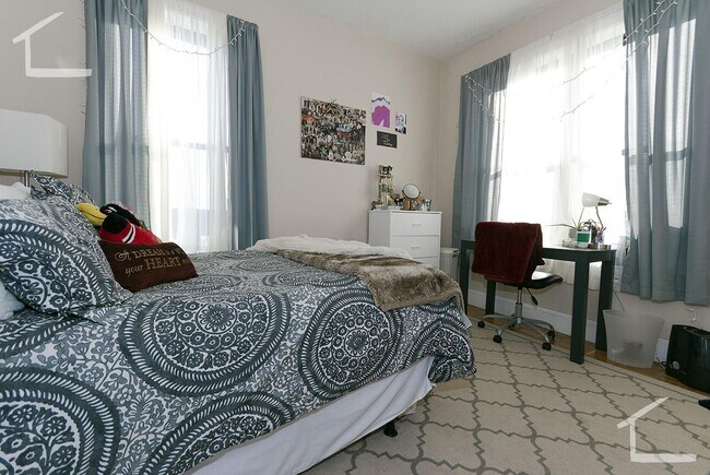 Building Photo - HOT ALLSTON LISTING!!!!