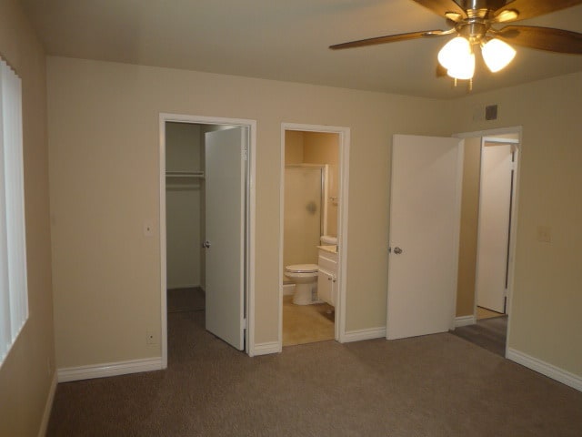 Building Photo - 5691 Lynnbrook Plz