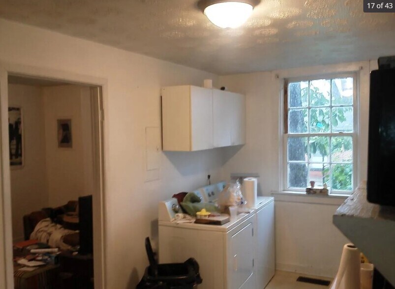 Building Photo - 341 Athens Ave