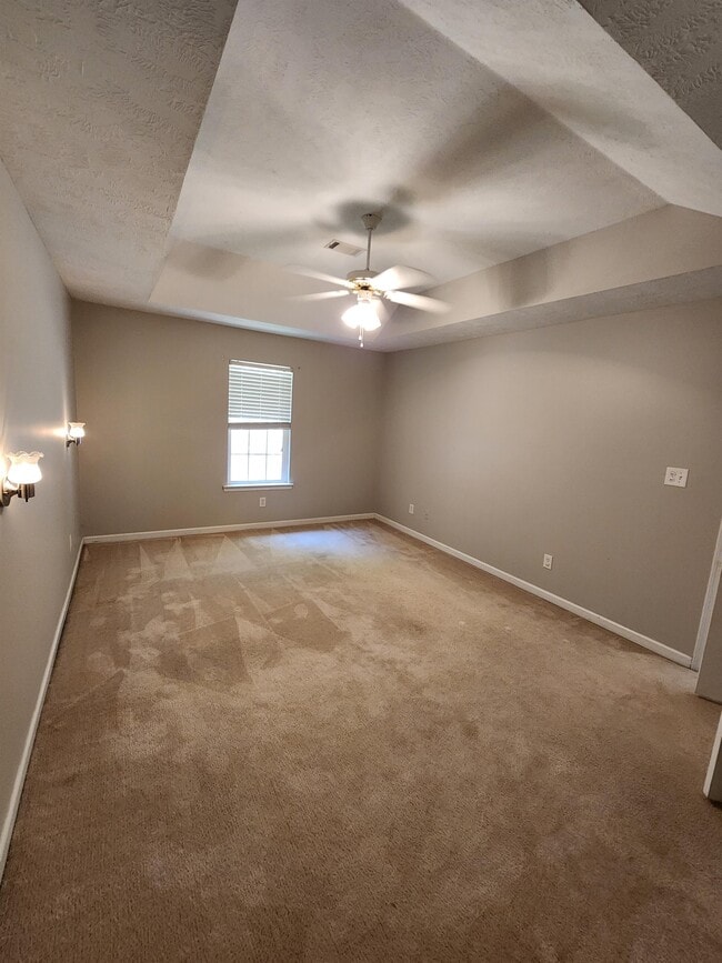 Building Photo - 501 Laurel Pl