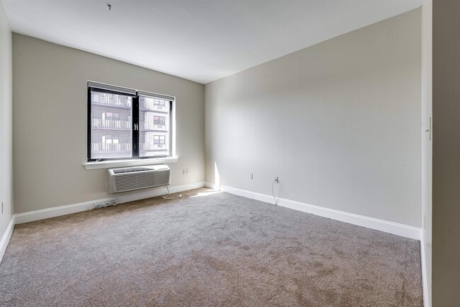 Building Photo - 29 1st St