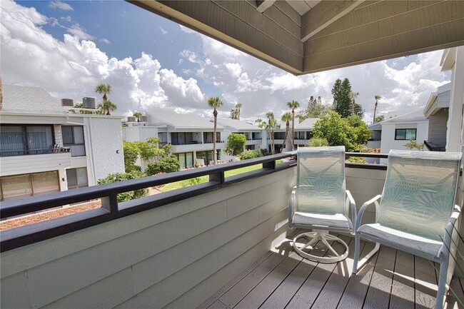 Building Photo - 1555 Tarpon Center Dr