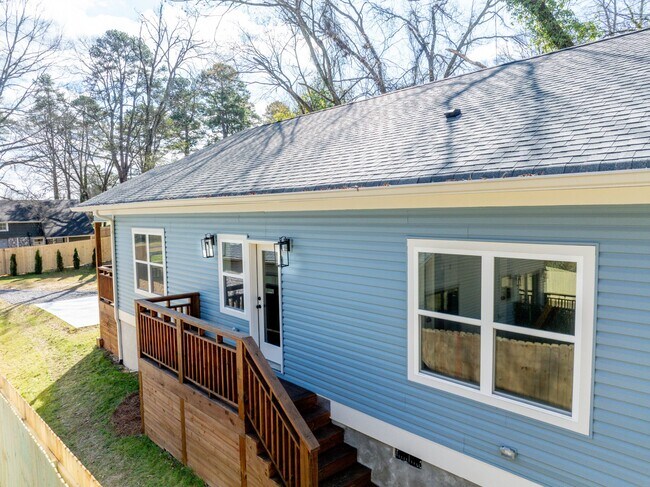 Building Photo - 719 Donaldson Rd