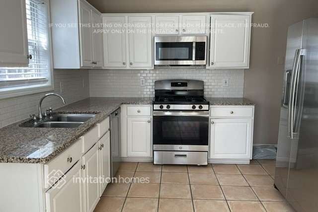 Building Photo - 129 Greentree Dr