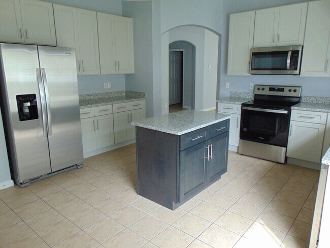 Building Photo - Cypress Reserve 4 Bedroom-Kissimmee