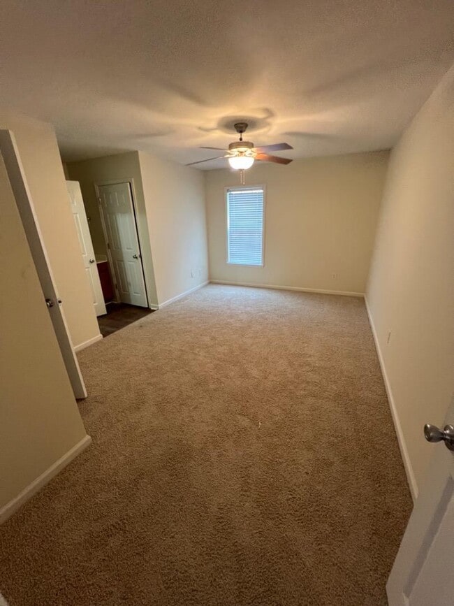 Building Photo - 2037 Pony Farm Rd