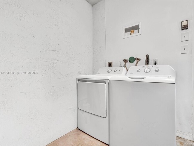 Building Photo - 3932 San Simeon Ln