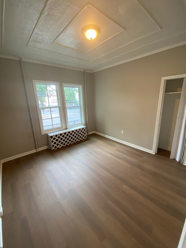 Building Photo - 445 Albany Ave