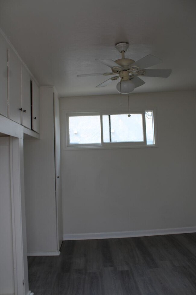 Building Photo - 622