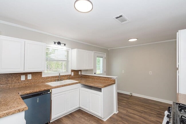 Building Photo - 2523 S Broadway St