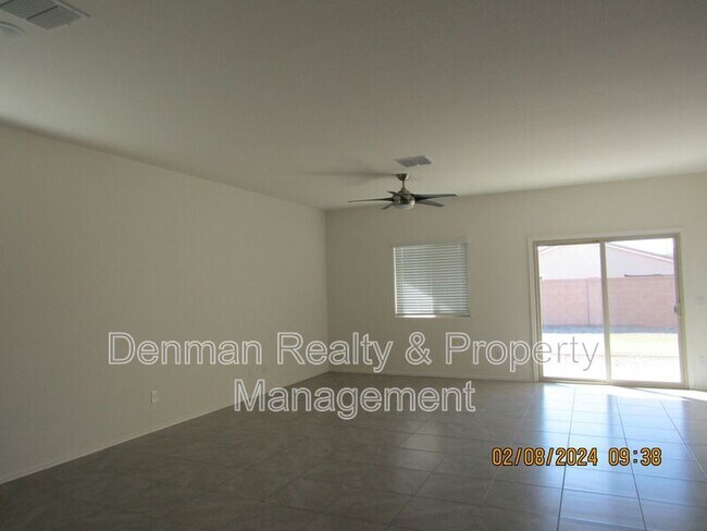 Building Photo - 225 W Tropical Dr