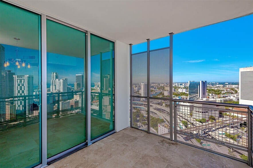 Building Photo - 350 S Miami Ave