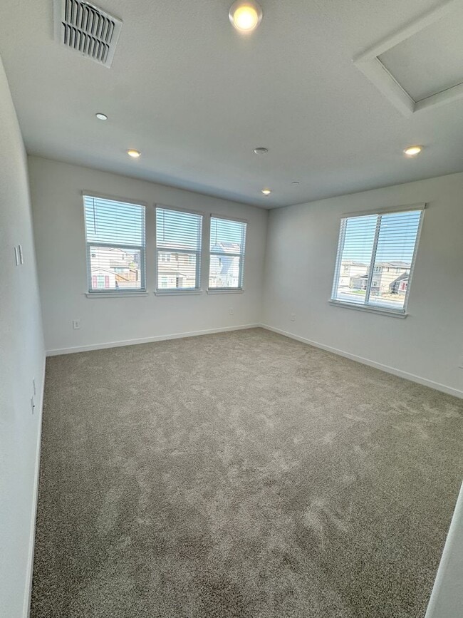 Building Photo - 5372 Island Yacht Wy