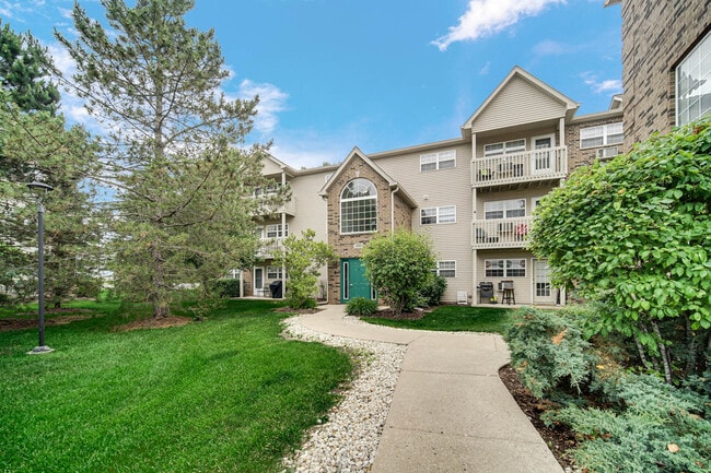 Building Photo - 300 Cunat Blvd