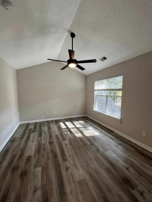 Building Photo - 8216 Christmas Ct