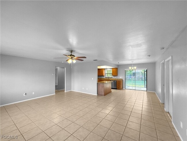 Building Photo - 133 SE 25th Ln