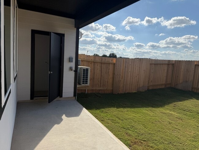 Building Photo - 3550 Blue Mockingbird St