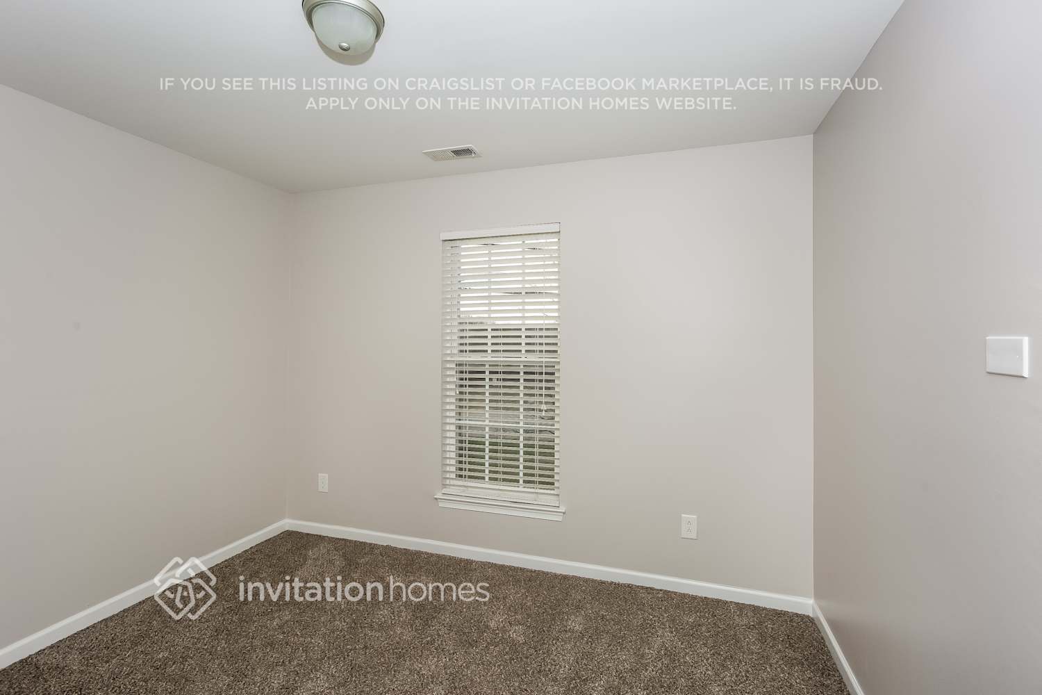 Building Photo - 18528 W Catawba Ave