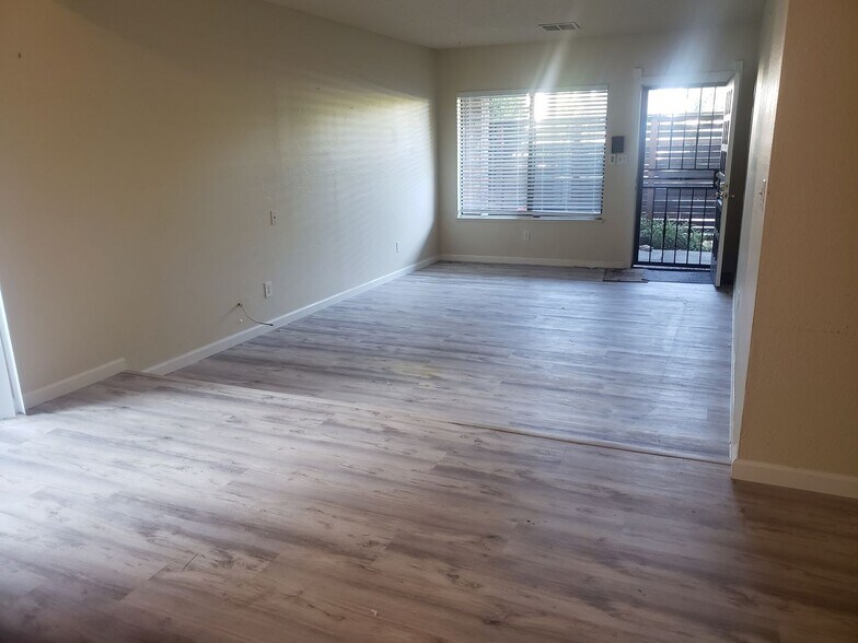 Building Photo - Olympic