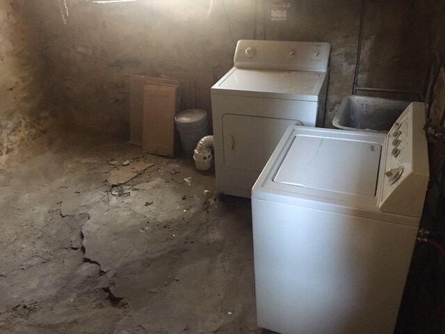 Building Photo - 2 BED 1 BATH house in South Philly!