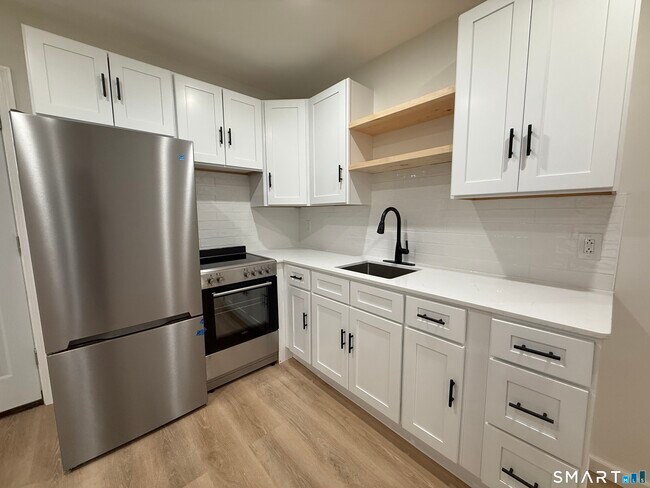 Building Photo - 222 Pequonnock St