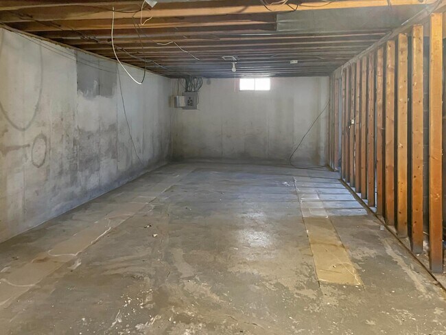 Building Photo - 6835 Quincy Dr SW