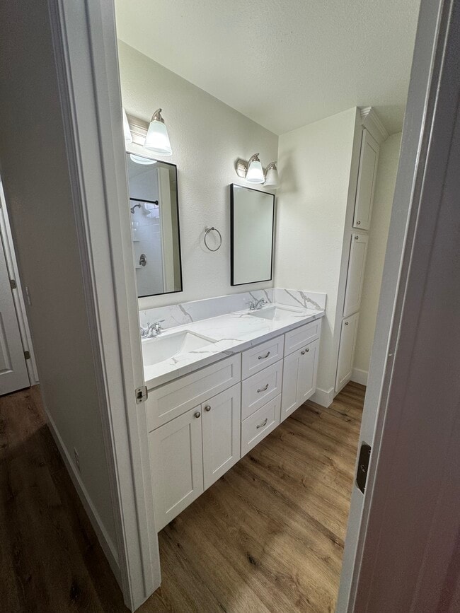 Building Photo - 1024 Michelle Ct