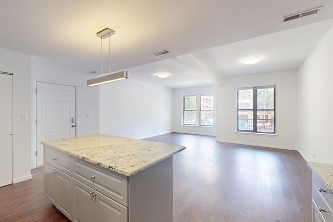 Floorplan - 5524-5526 S. Everett Avenue